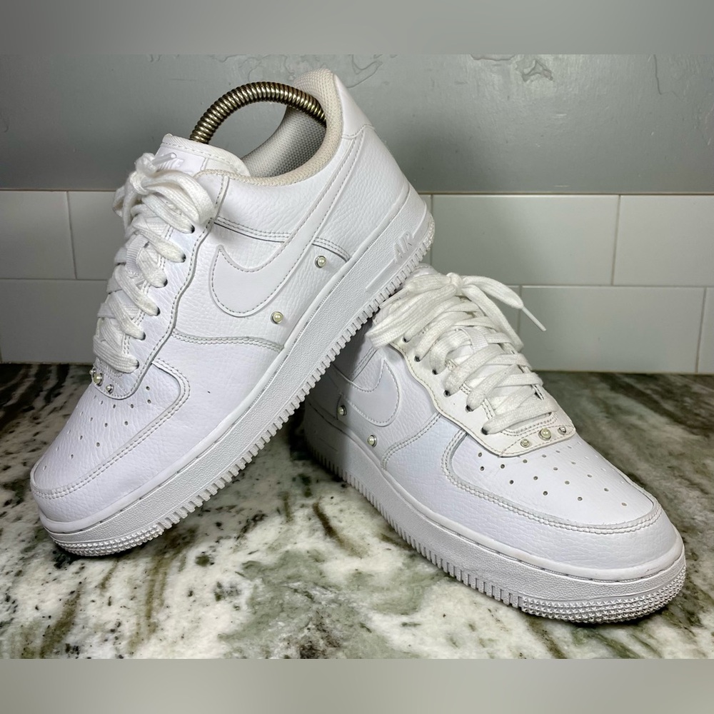 Nike Women's Air Force 1 ‘07 SE Pearl White Shoes Size 8.5 DQ0231-100